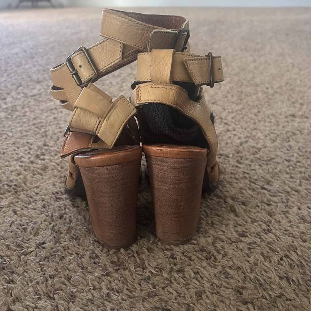 Free People Hayes Leather Boot in Beige size 36 = US 6 - Picture 5 of 7